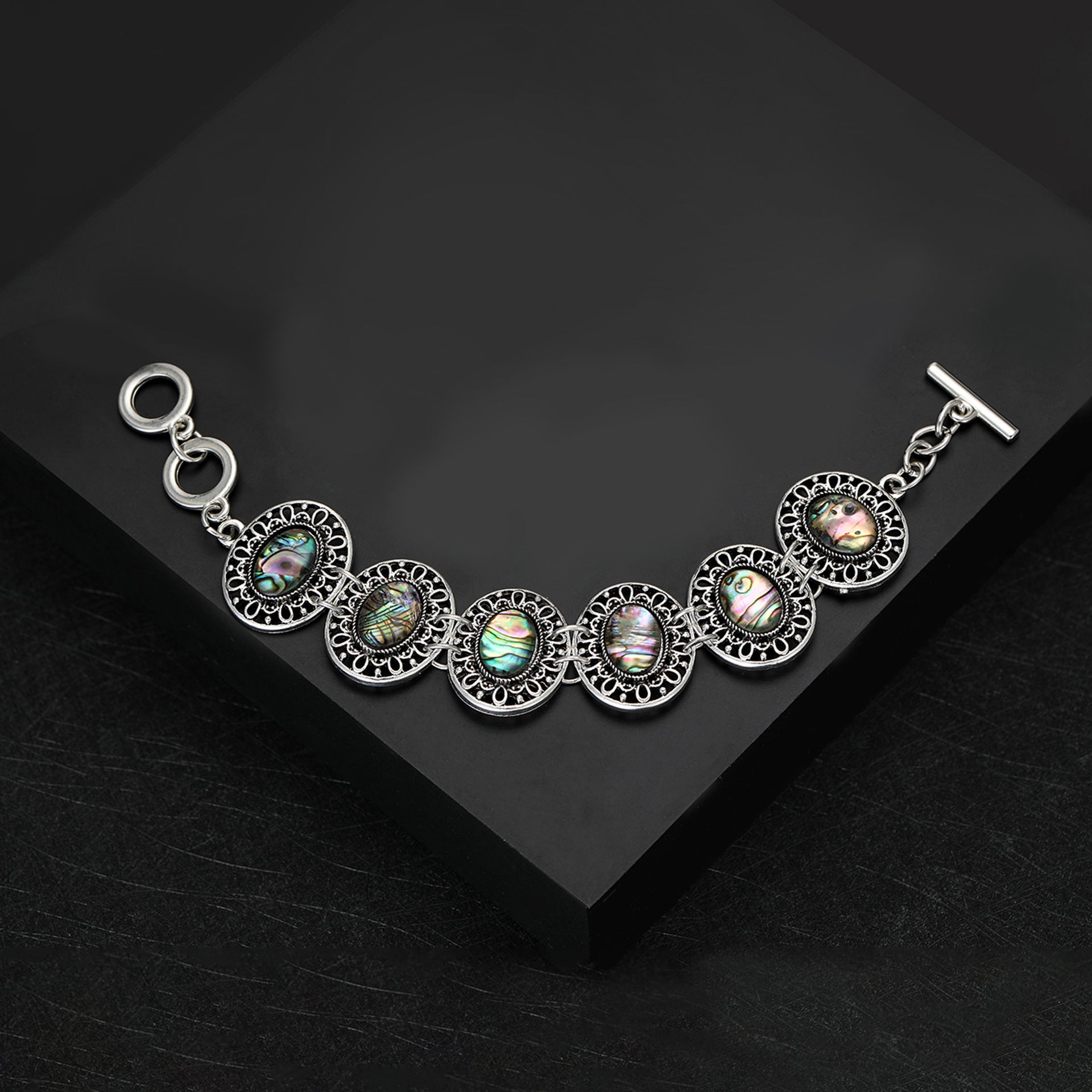 Luxurious palace-style personality alloy vintage abalone shell bracelet fashionable accessory