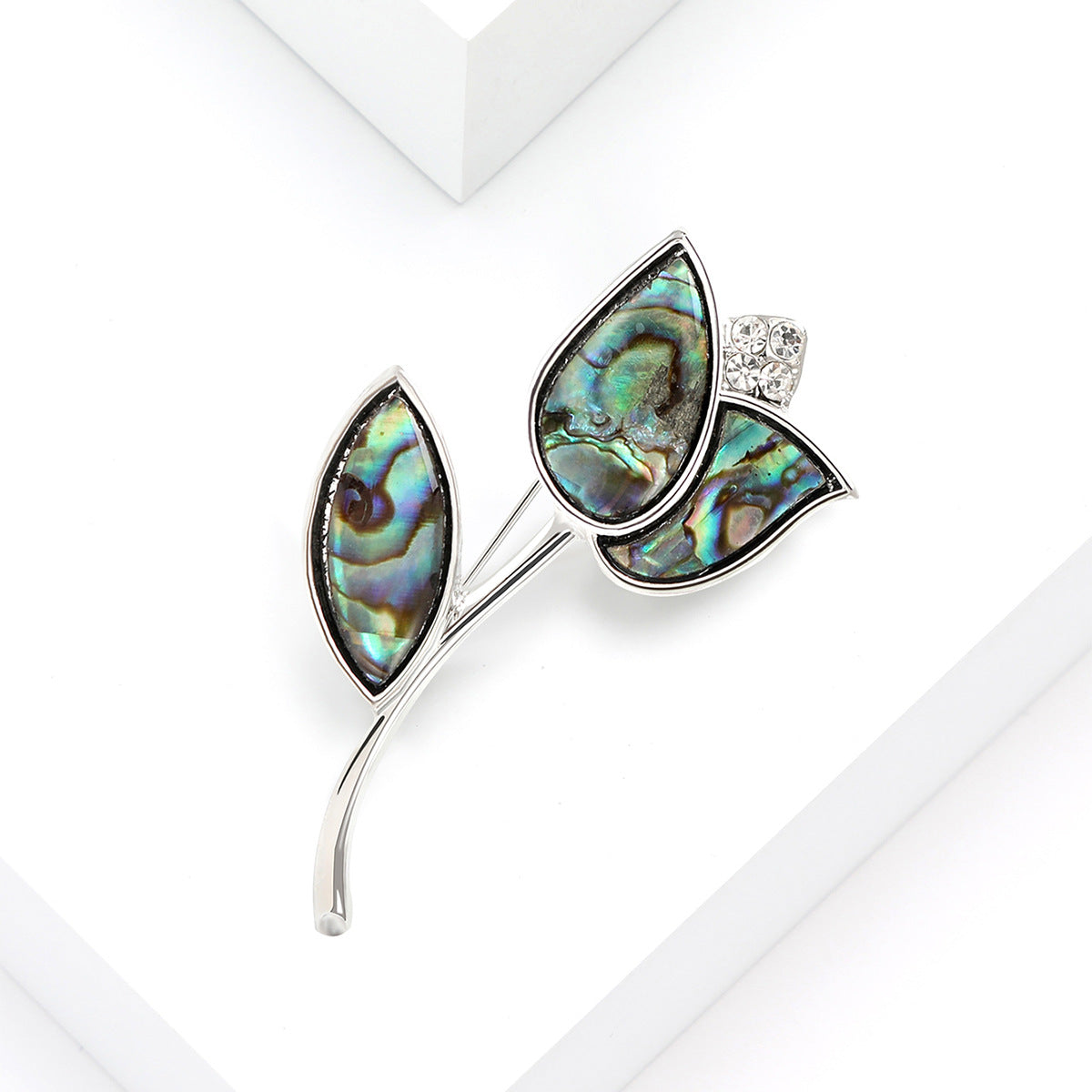 Korean-style high-end shell rose brooch, hot-selling creative brooch pin accessory, in stock