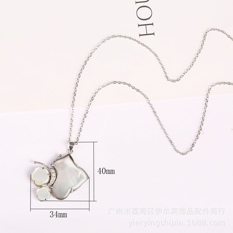 Natural Shell River Water Black and White Shell Necklace Pendant, Simple Butterfly Versatile Women's Clavicle Chain Pendant