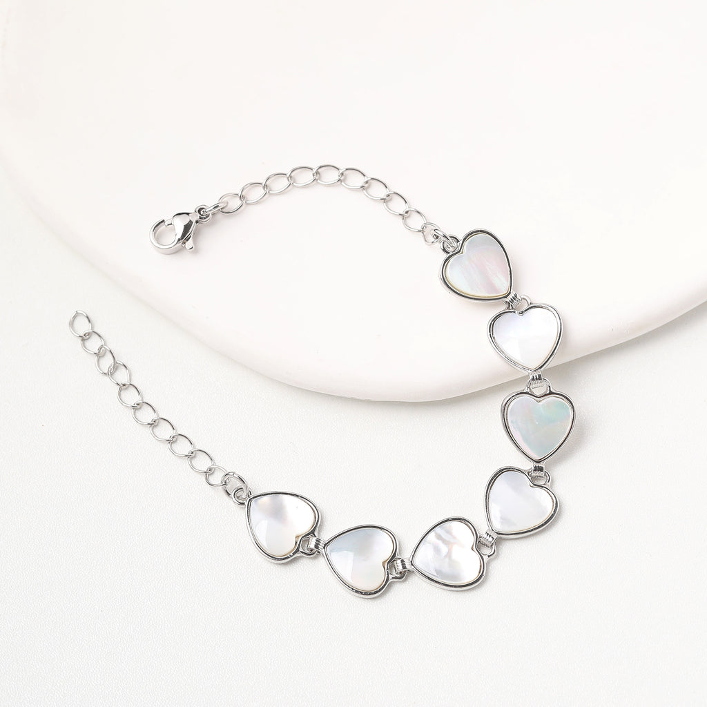 Natural White Mother-of-Pearl "Quiet Luxury" Bracelet – A French-style, gentle white mother-of-pearl bracelet; a versatile, sophisticated piece perfect for everyday wear.