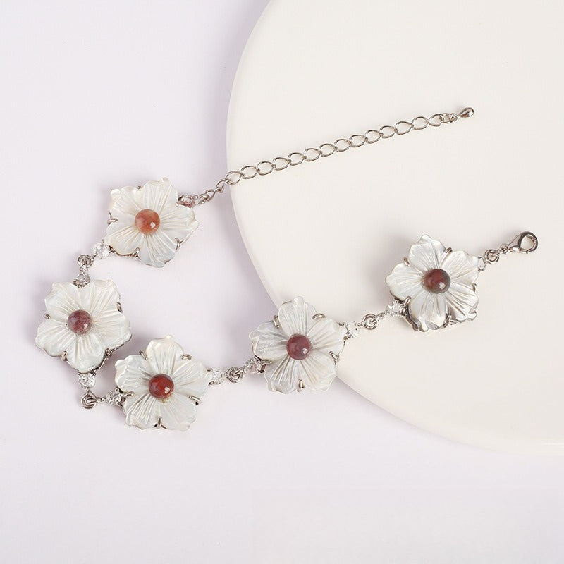 Natural White Cowrie Shell Bracelet for Women, Lightweight Luxury, Simple and Versatile, Adjustable Accessory